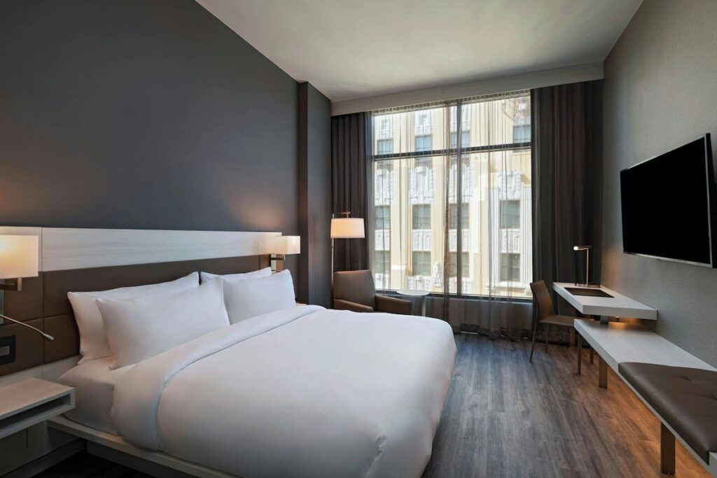 AC Hotel by Marriott Fort Worth Downtown - Image 2