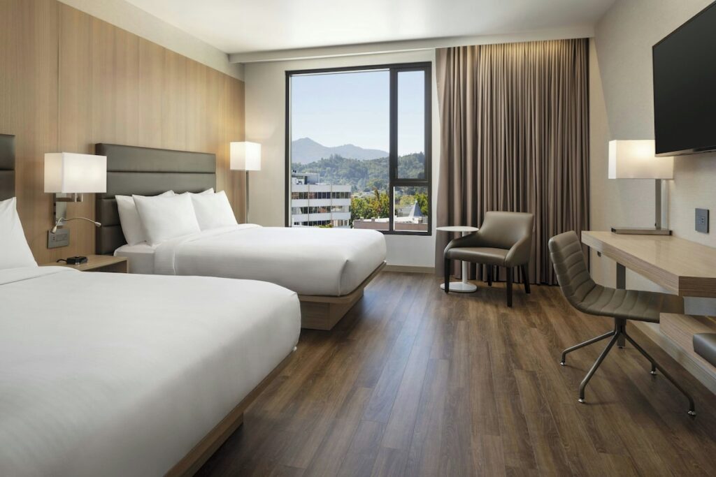 AC Hotel by Marriott Oakland Downtown - Image 4