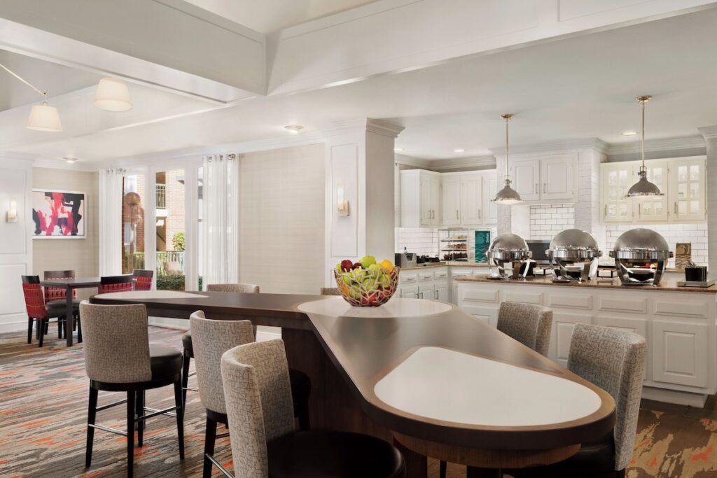 Addison Suites - Image 4