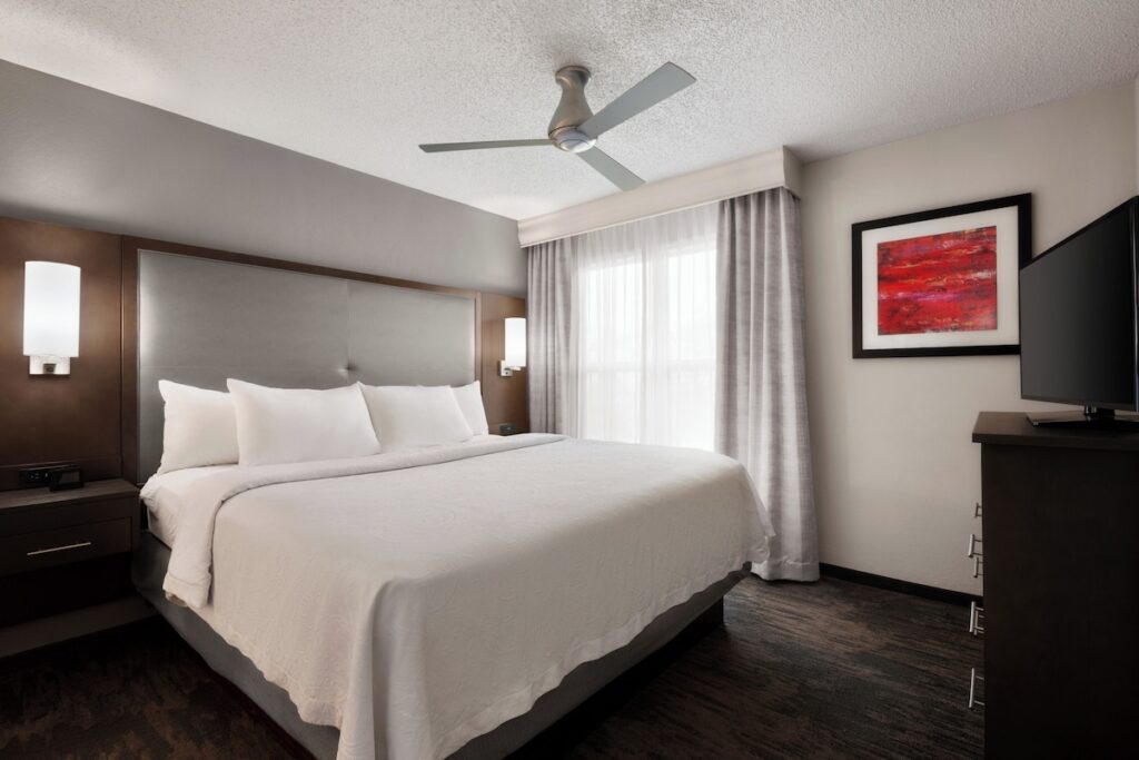 Addison Suites - Image 2