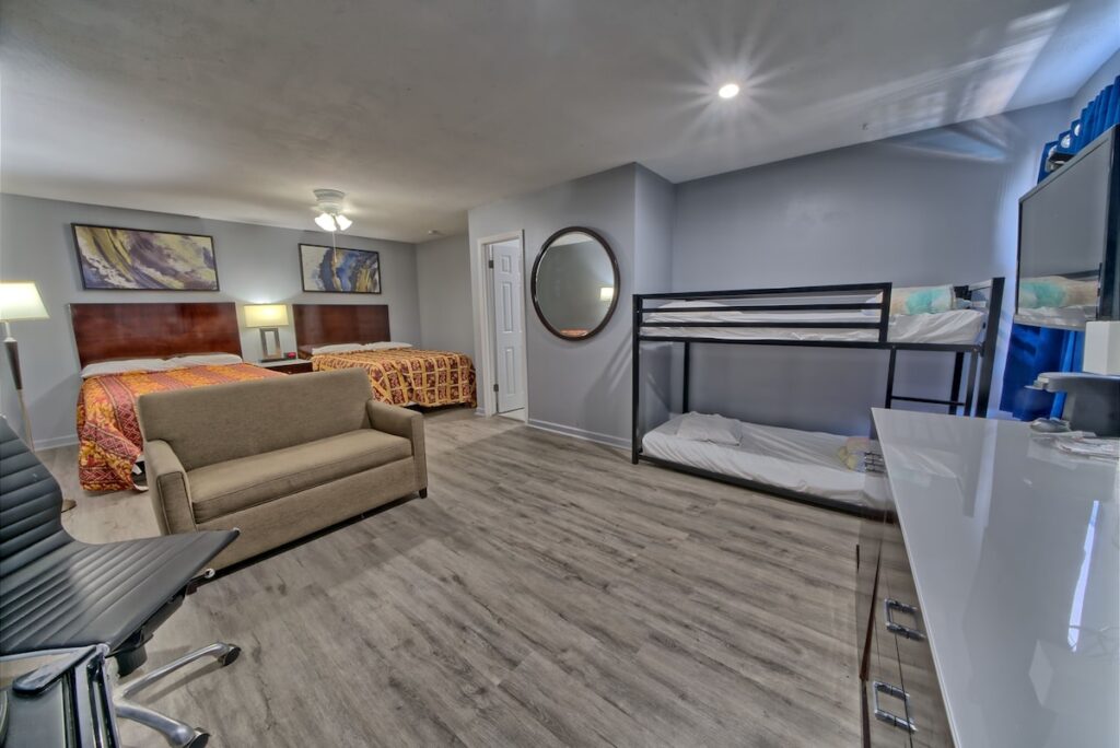 Aqua View Motel - Image 5