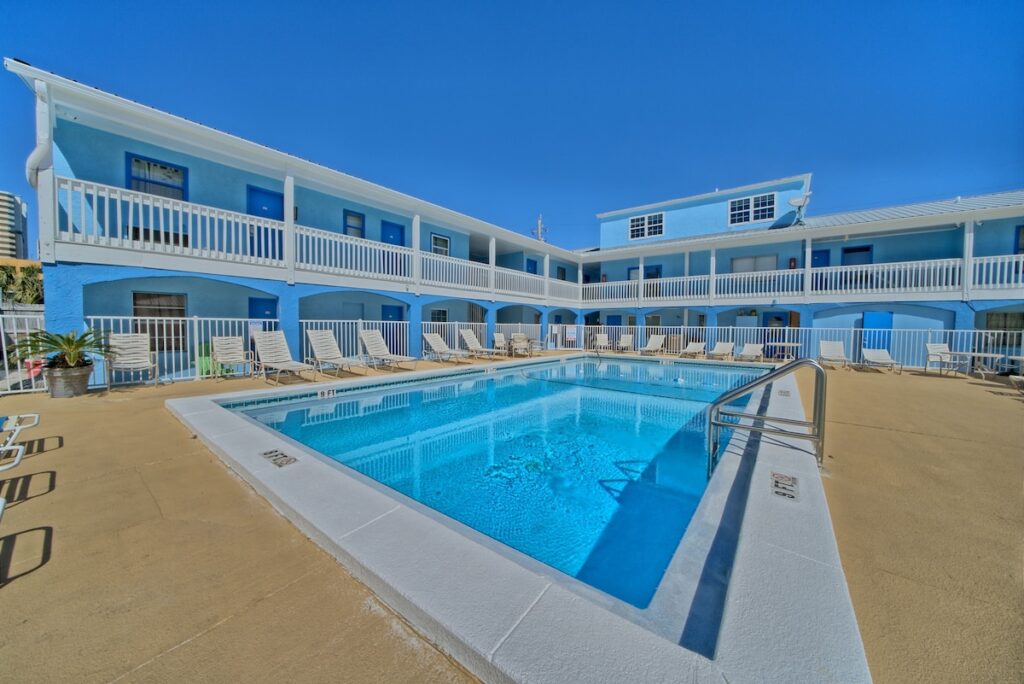 Aqua View Motel - Image 3