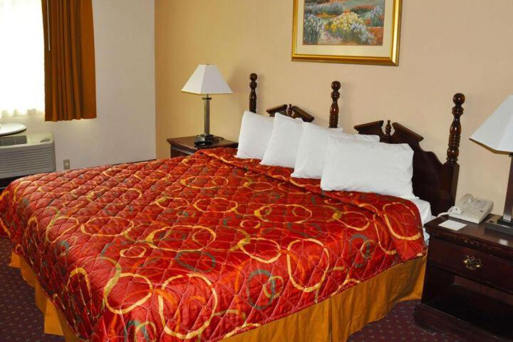 Avalon Inn - Image 3