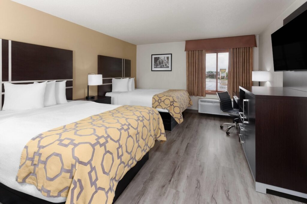 Baymont by Wyndham Green Bay - Image 3