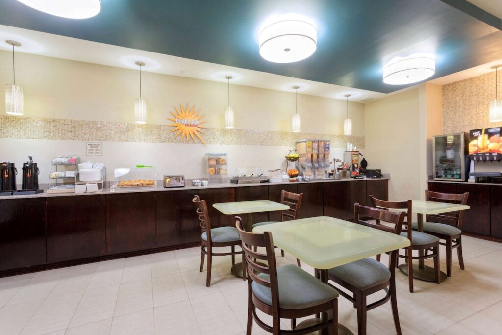 Baymont by Wyndham Henderson-Northeast Denver - Image 4