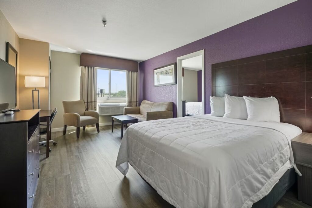 Baymont by Wyndham Henderson-Northeast Denver - Image 2