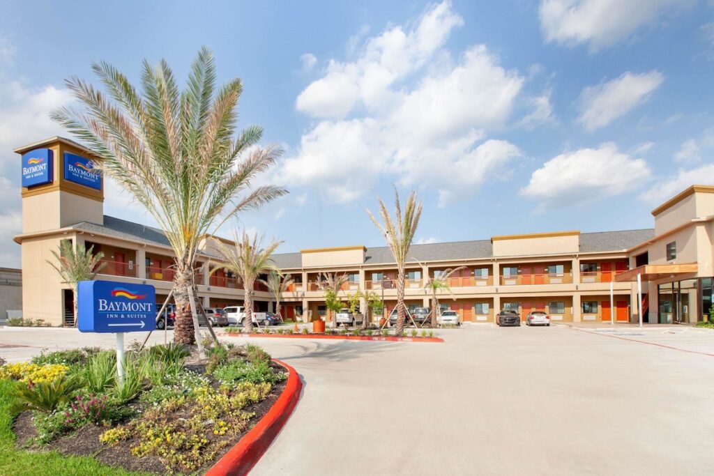 Baymont by Wyndham Houston Hobby Airport - Image 2