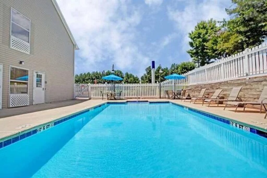 Baymont by Wyndham Kennesaw - Image 3