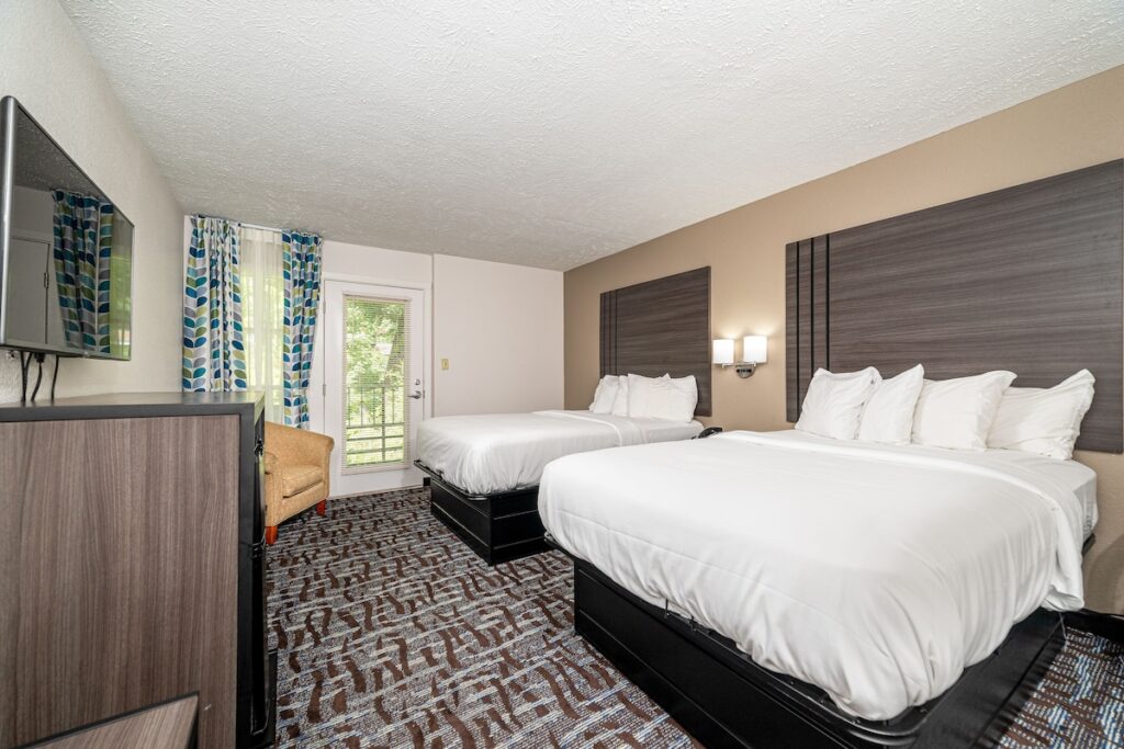 Bear Creek Inn Gatlinburg, TN - Image 3