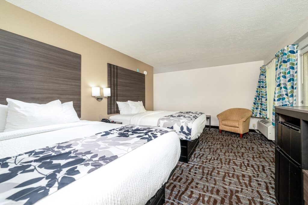 Bear Creek Inn Gatlinburg, TN - Image 2