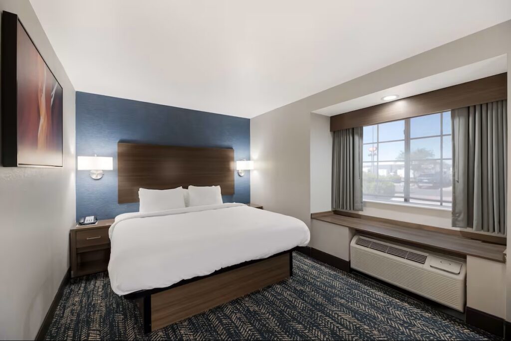 Best Western Bellemont Shadow Mountain Inn - Image 2