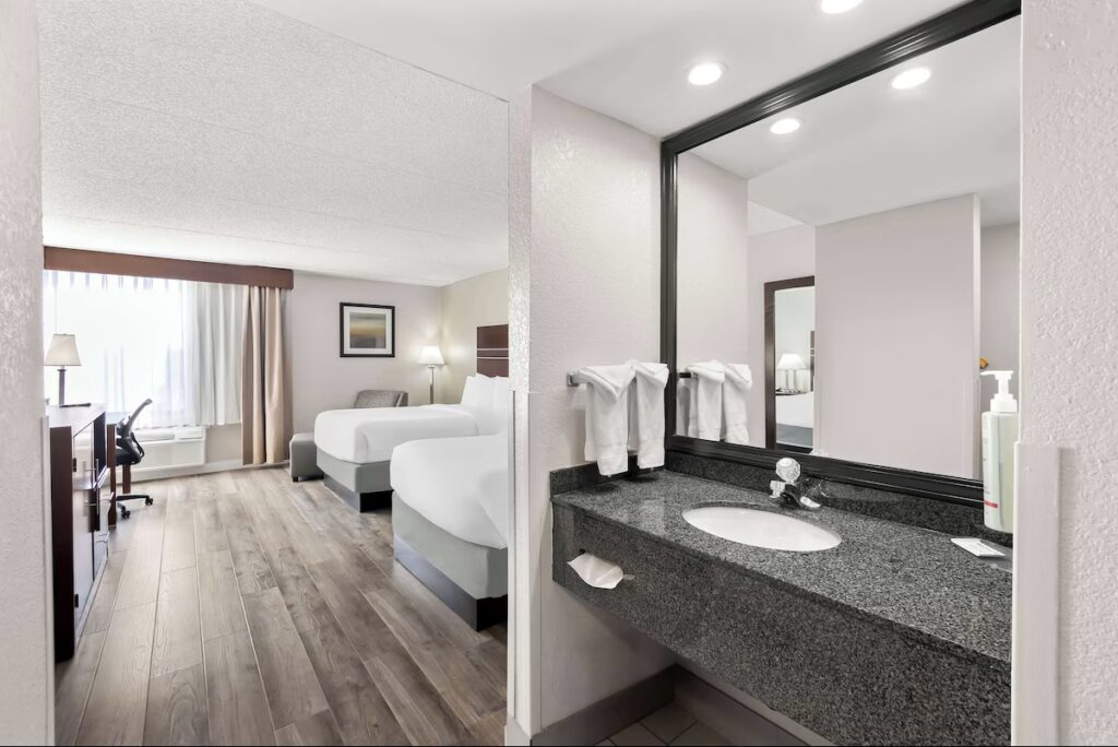 Best Western Luxbury Inn Fort Wayne - Image 3