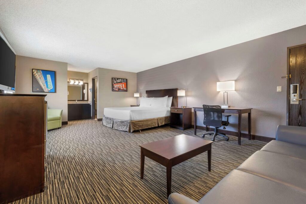 Best Western McCarran Inn - Image 2