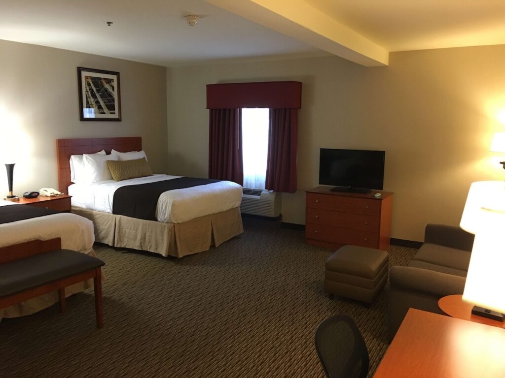 Best Western Plus Arrowhead Hotel - Image 2