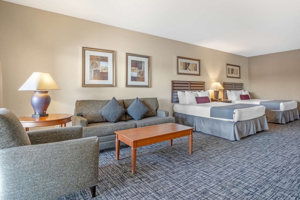 Best Western Plus Bayside Hotel - Image 6