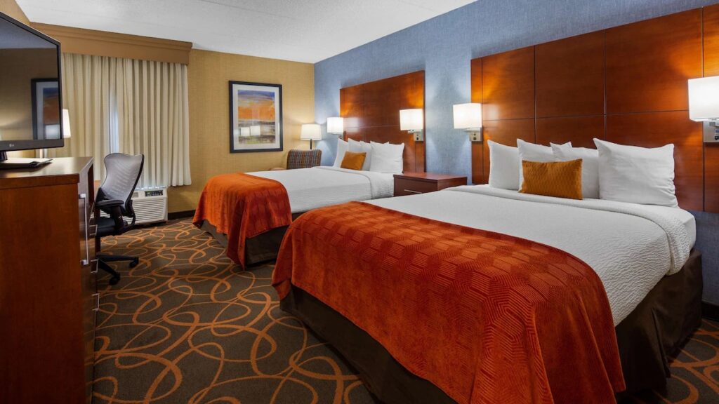 Best Western Plus Fresno Airport Hotel - Image 2