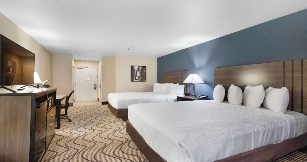 Best Western Plus Heritage Inn - Image 5