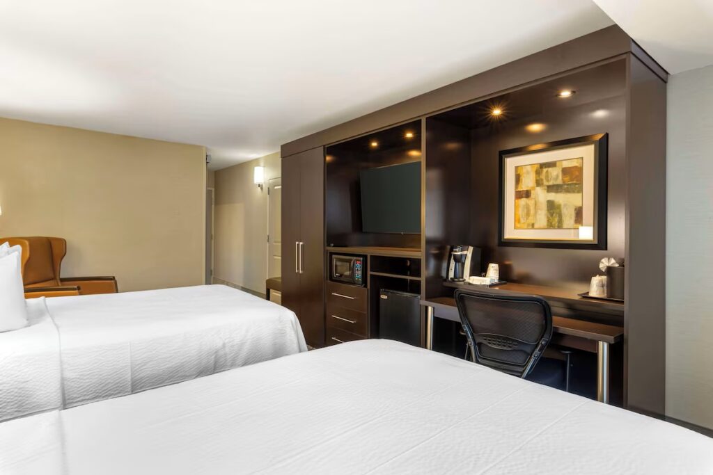 Best Western Plus InnTowner Madison - Image 3