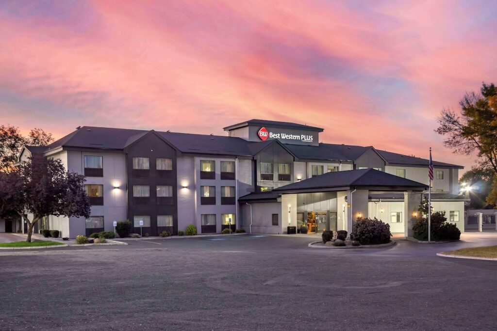 Best Western Plus Spokane North - Image 2