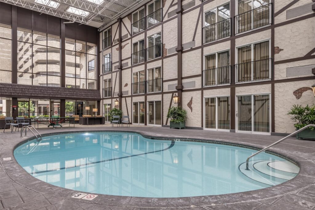 Best Western Plus The Normandy Inn & Suites - Image 4