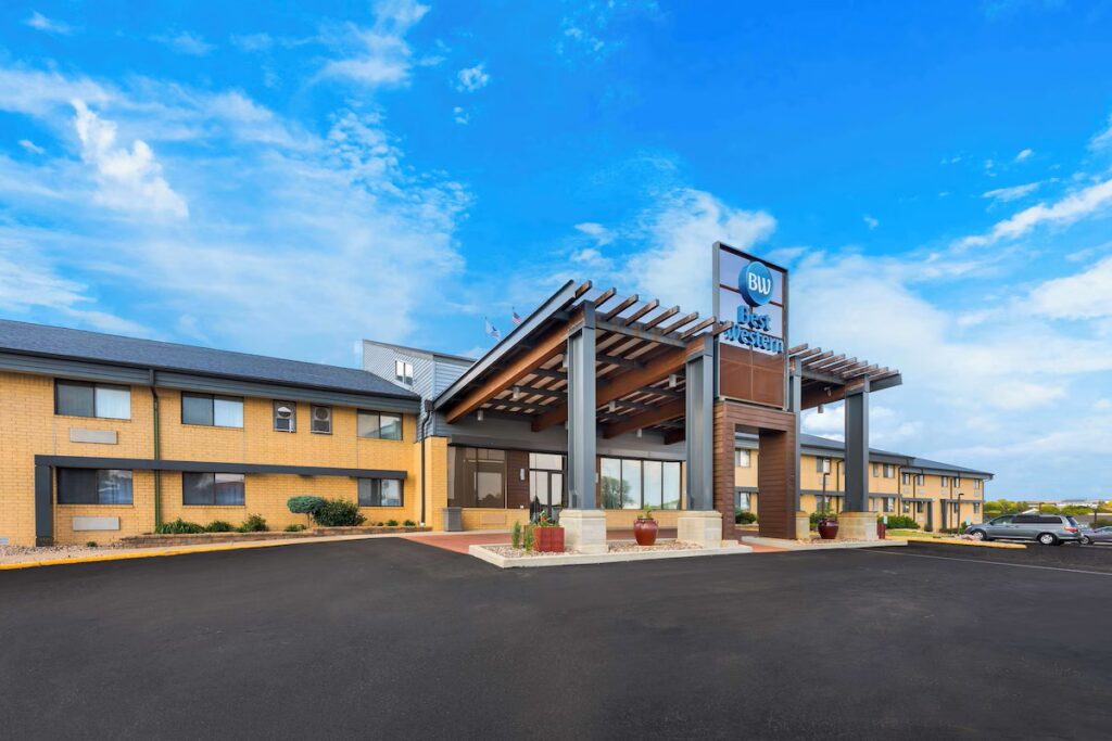 Best Western West Towne Suites