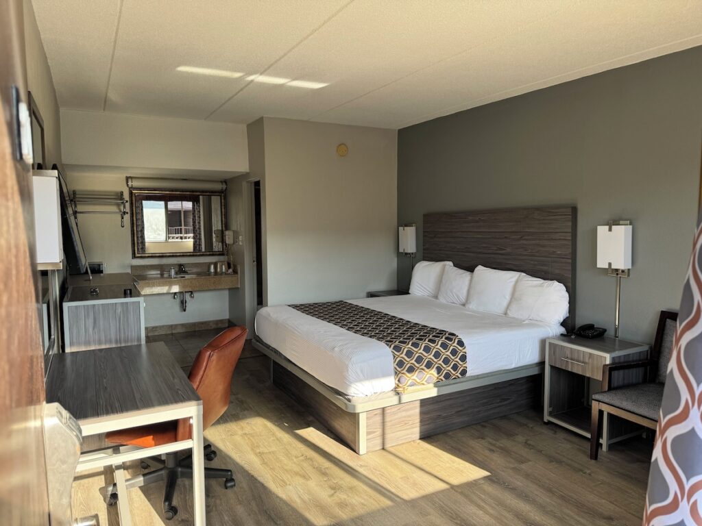 Blue Star Motel - Image 4