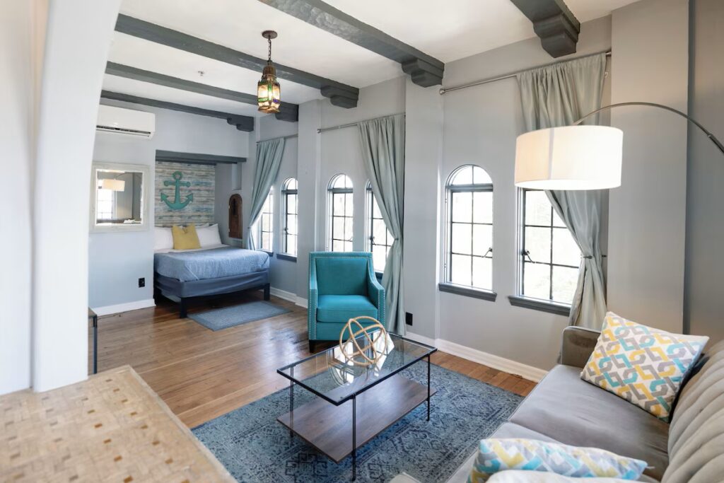 Broadlind Hotel - Image 2