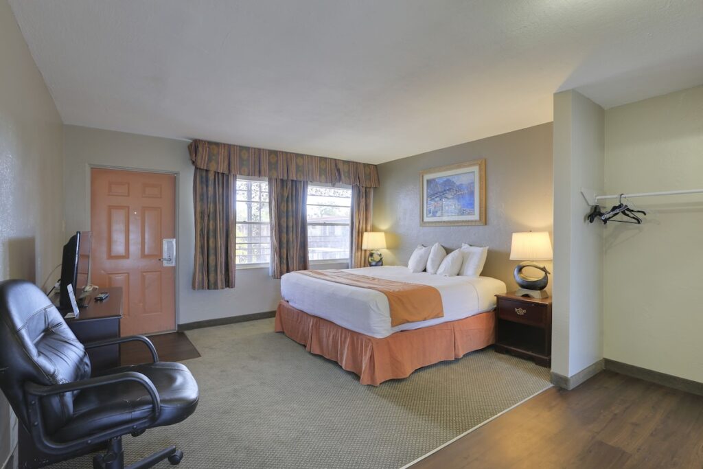 Budget Inn - St. Petersburg - Image 5