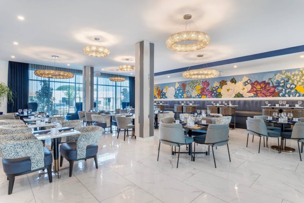 Cambria Hotel Waco University Riverfront - Image 4