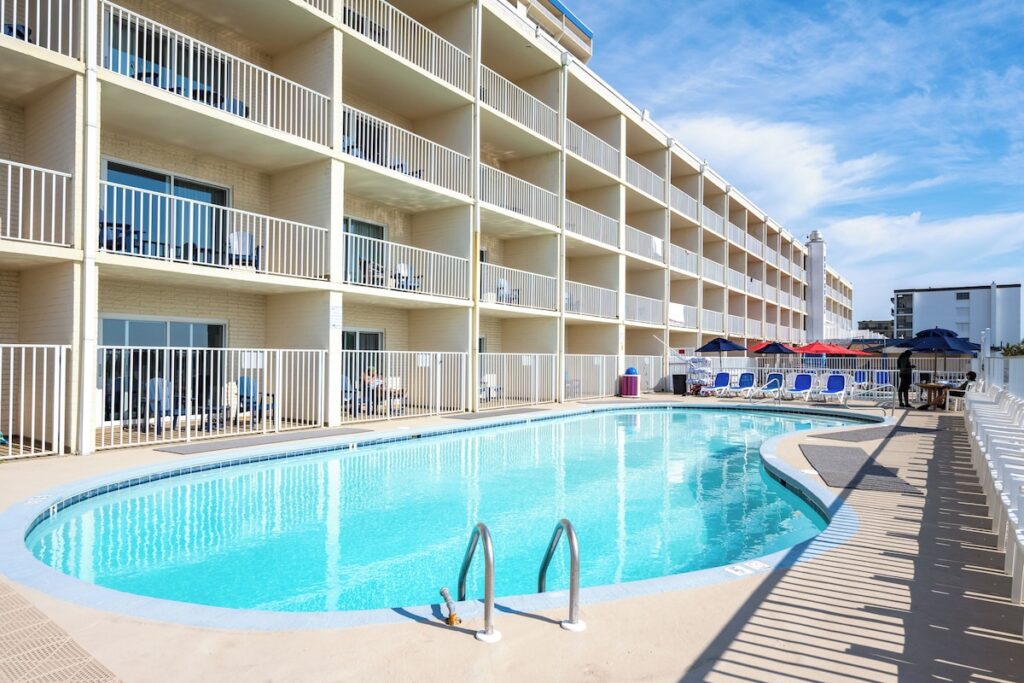 Carousel Resort Hotel and Condominiums - Image 3