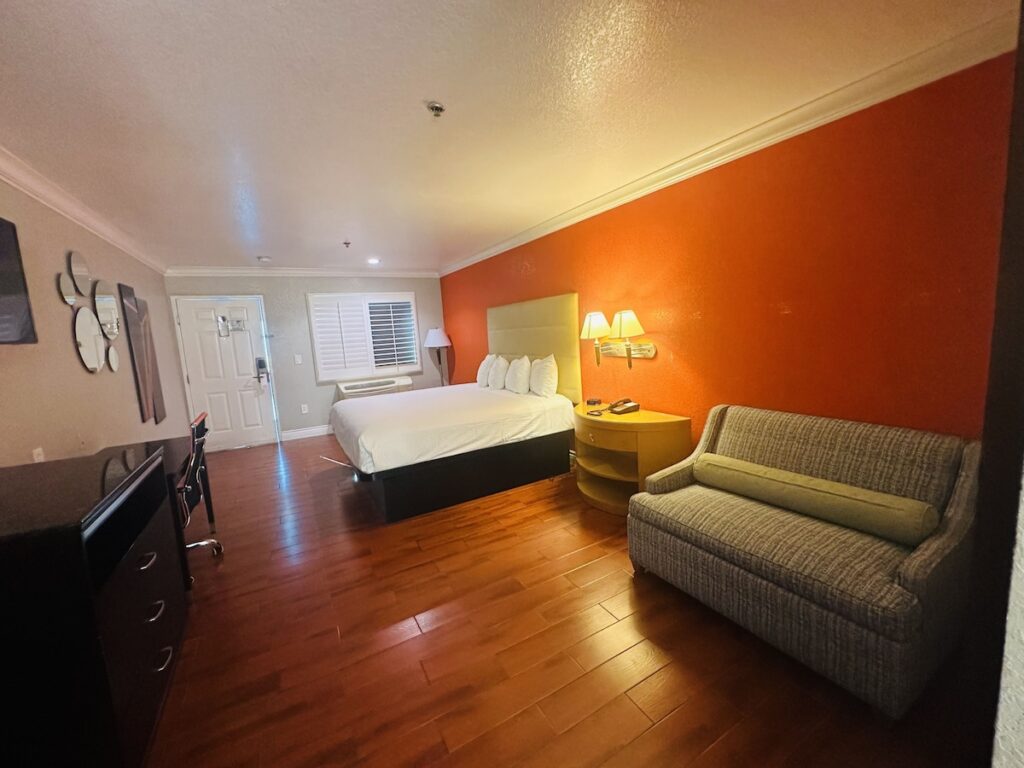 Casa Blanca Hotel - Orange - Image 2