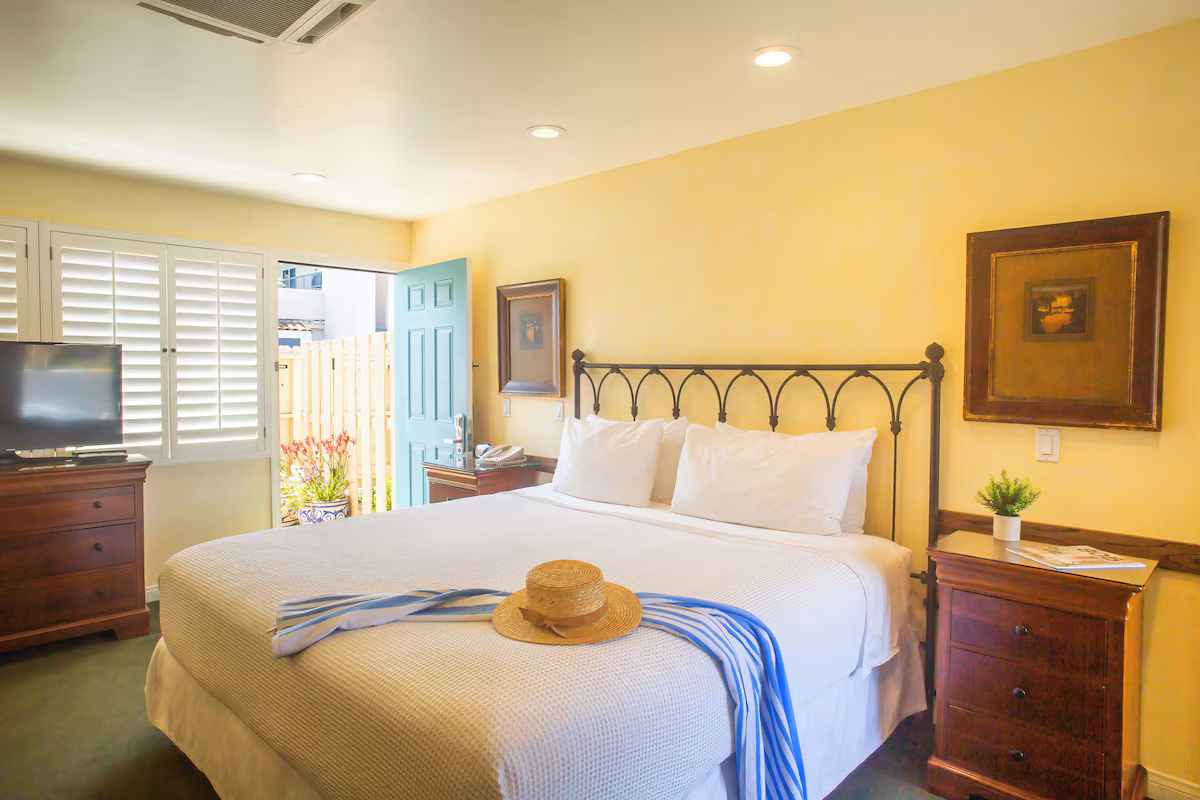 Castillo Inn at the Beach - Image 2