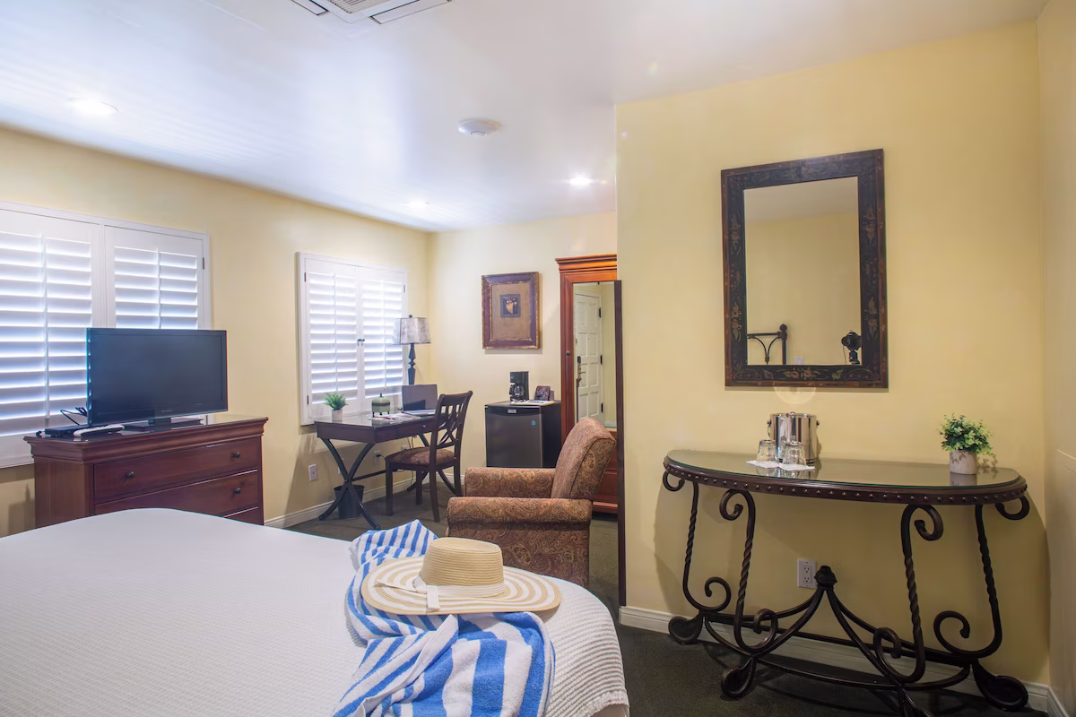 Castillo Inn at the Beach - Image 3