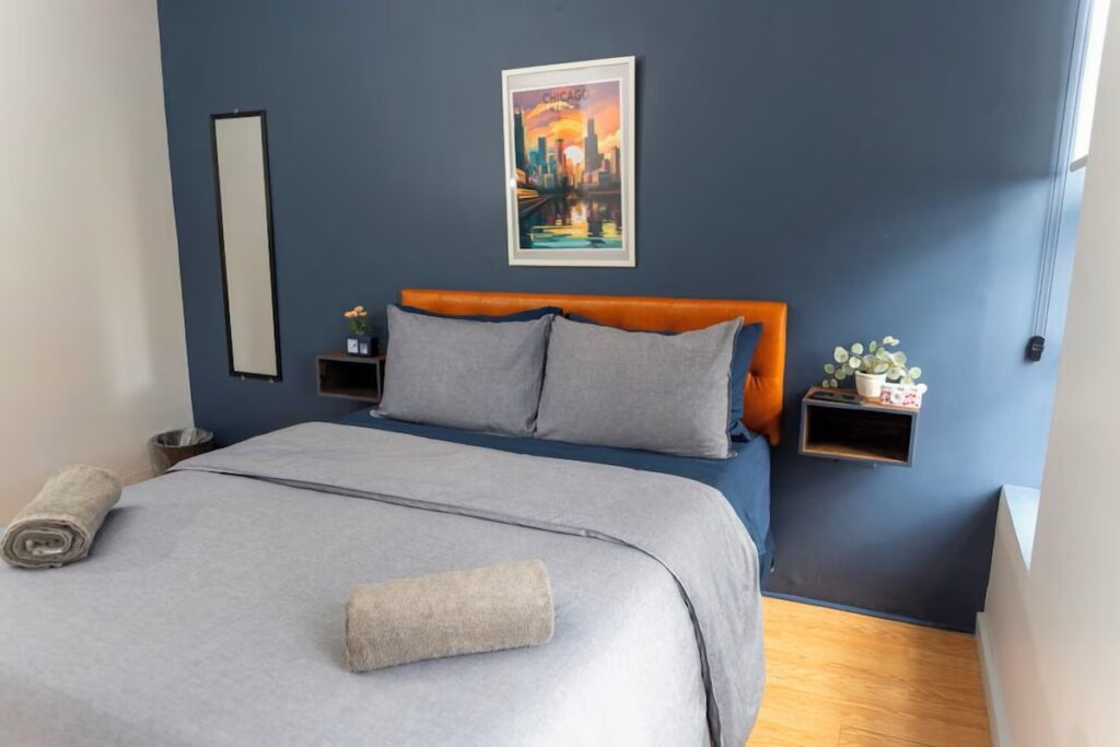 Chicago Parthenon Hostel - Image 2