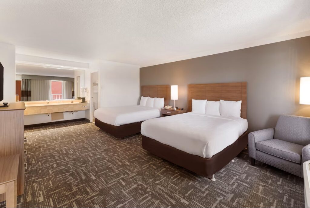 Clarion Hotel Concord-Walnut Creek - Image 3