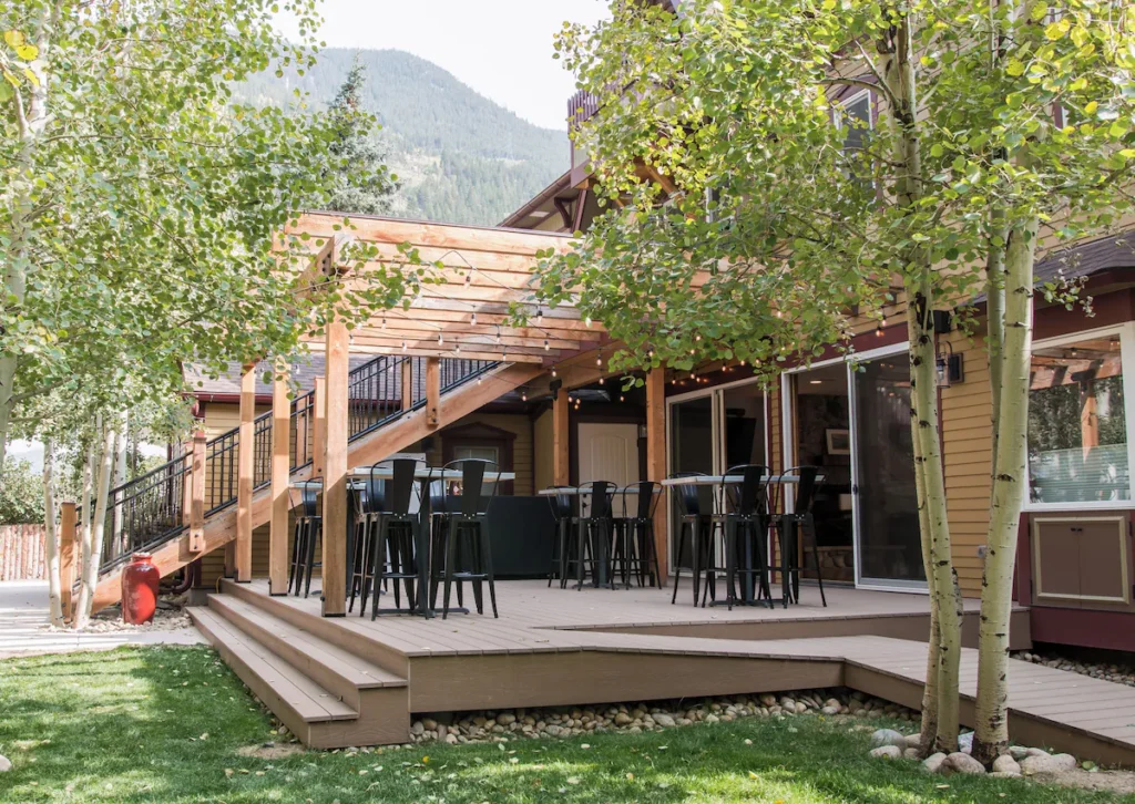 Clear Creek Inn - Image 2