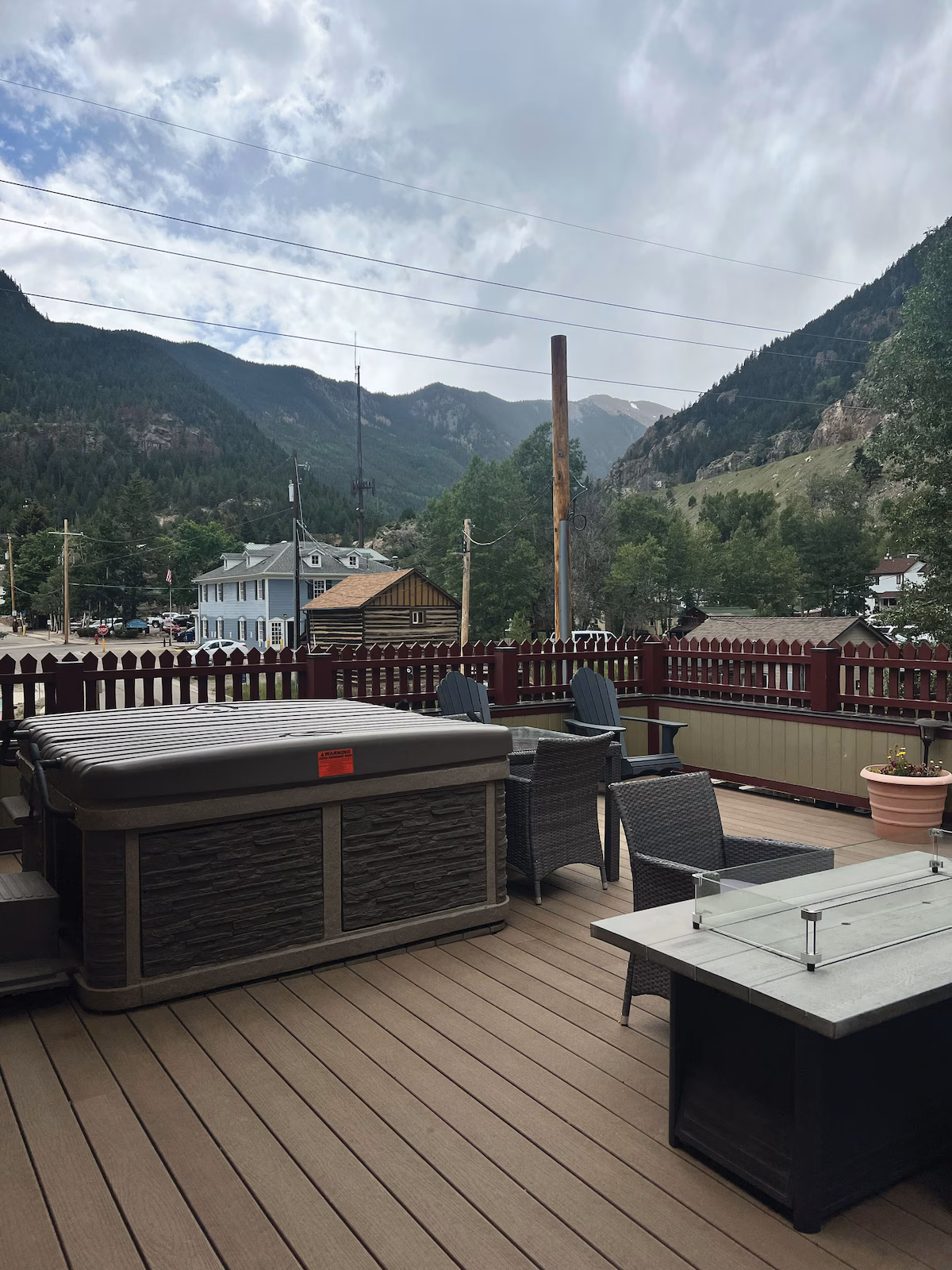 Clear Creek Inn - Image 3