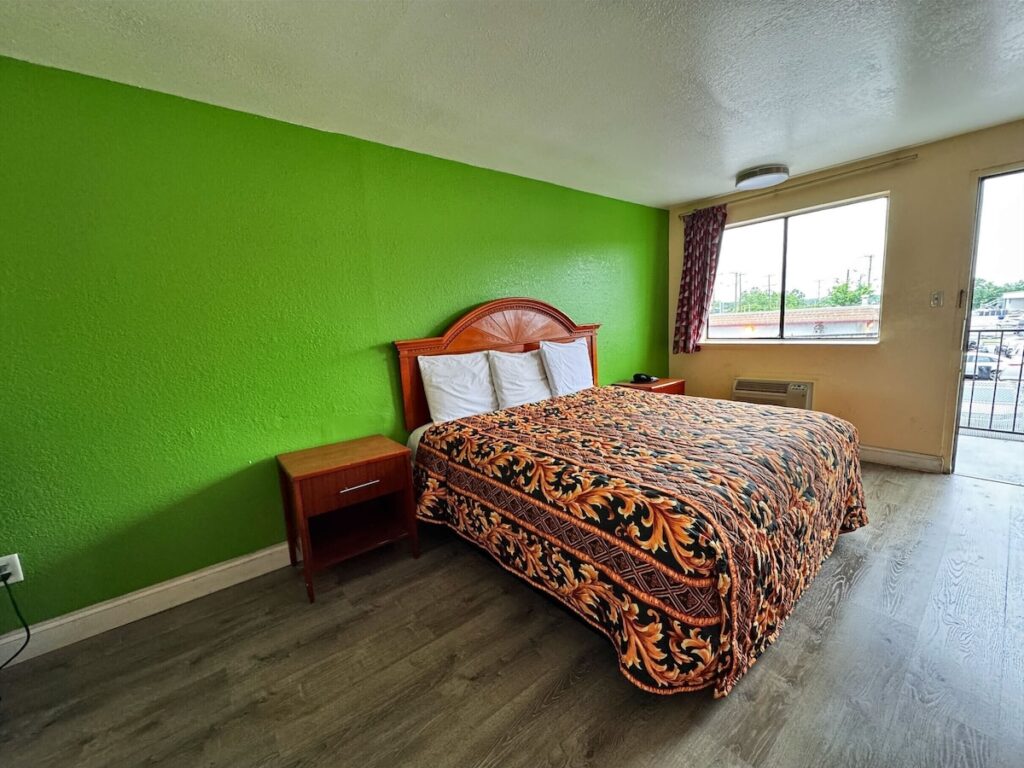 Cloverleaf Motel by Belvilla Richmond near Turnpike - Image 2