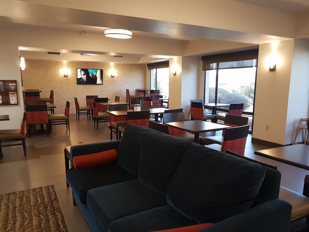 Comfort Inn I-10 West at 51st Ave - Image 4