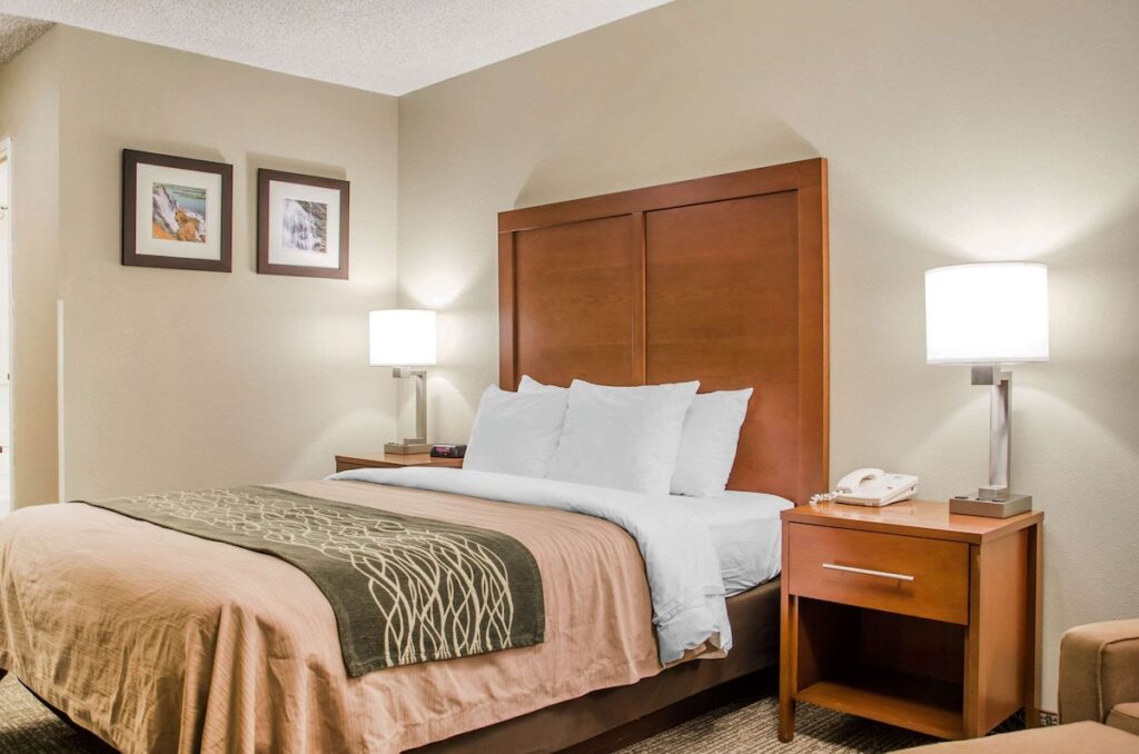 Comfort Inn - Image 3