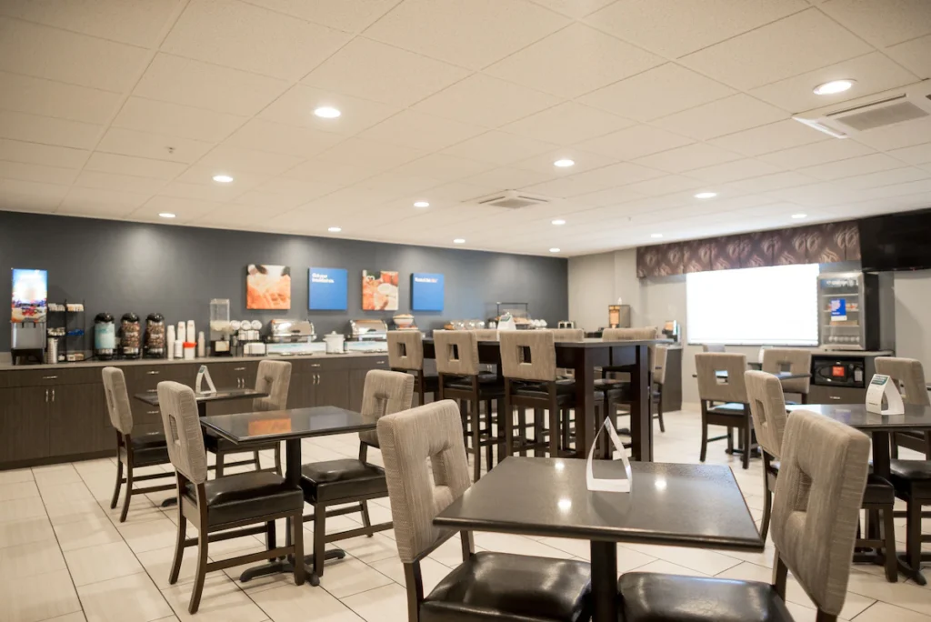 Comfort Inn Kent - Seattle - Image 5