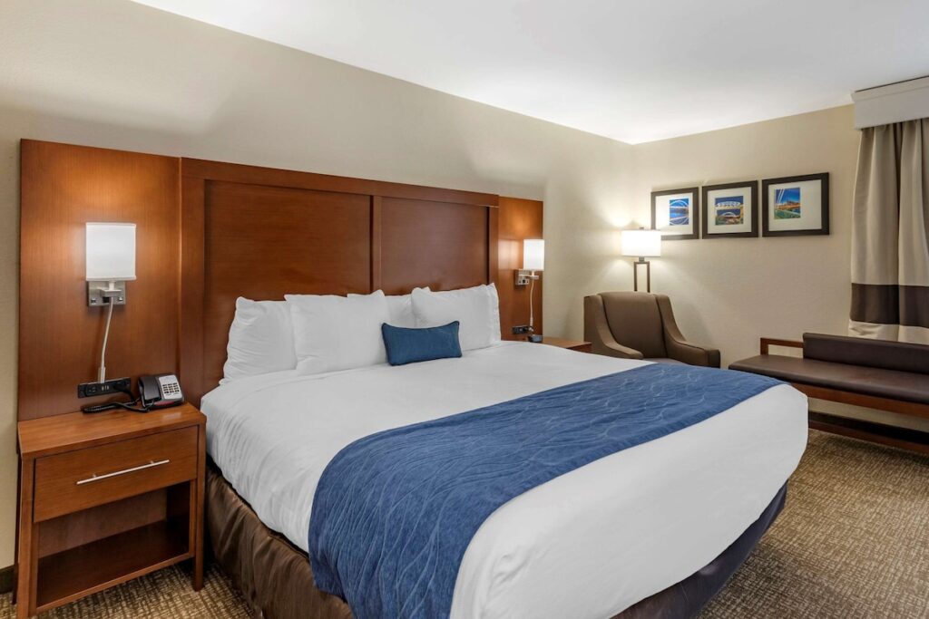 Comfort Inn Nashville - Opryland Area - Image 2