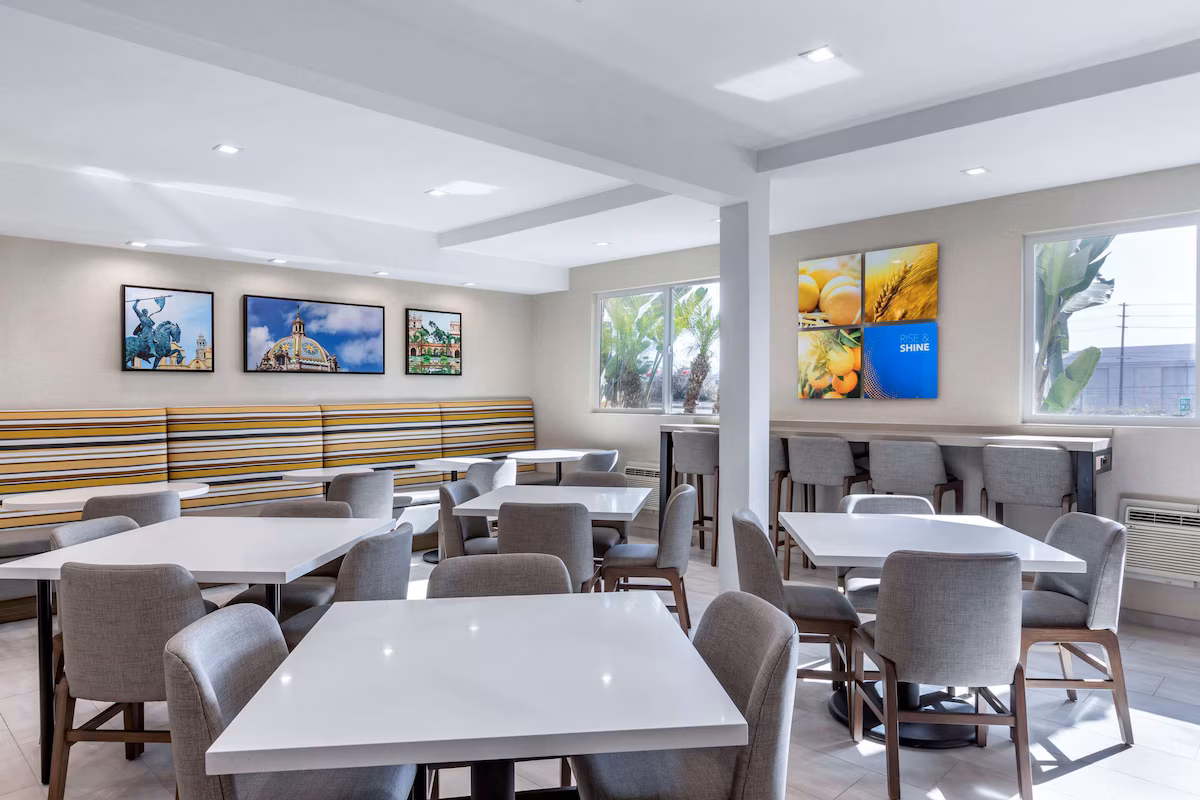 Comfort Inn San Diego Old Town - Image 2