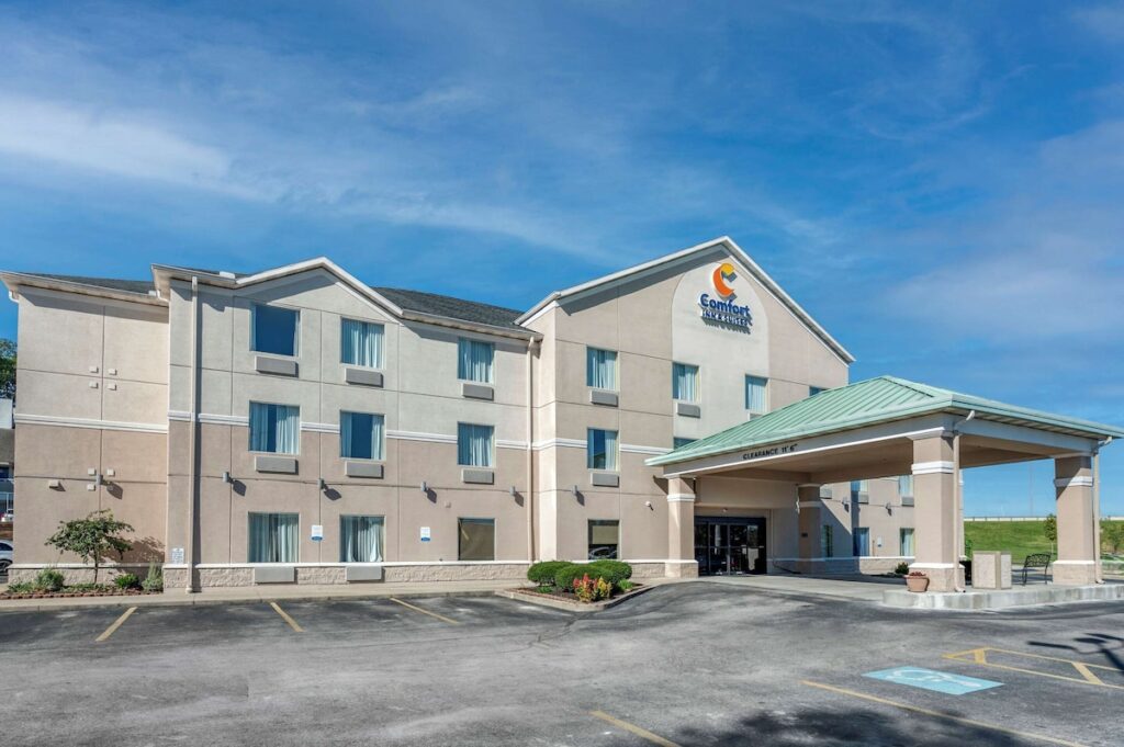 Comfort Inn & Suites Dayton Northwest - Englewood