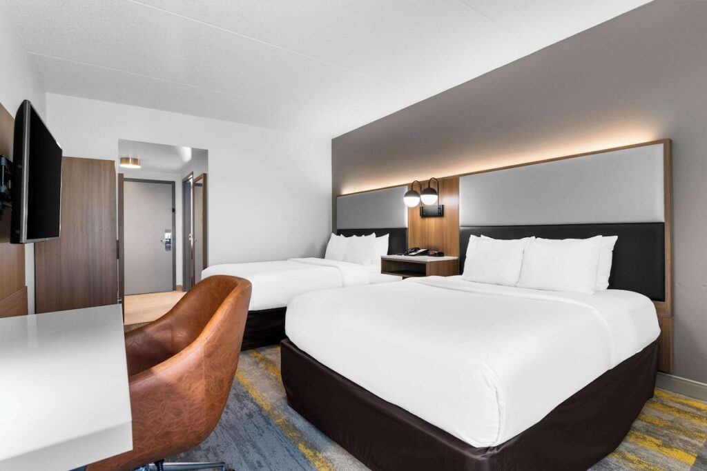 Comfort Inn & Suites Harrisburg-Hershey North - Image 2