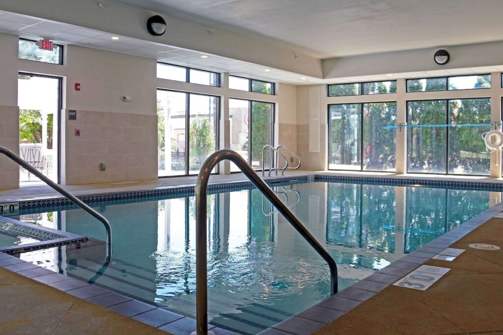 Comfort Inn & Suites NW Milwaukee - Image 4