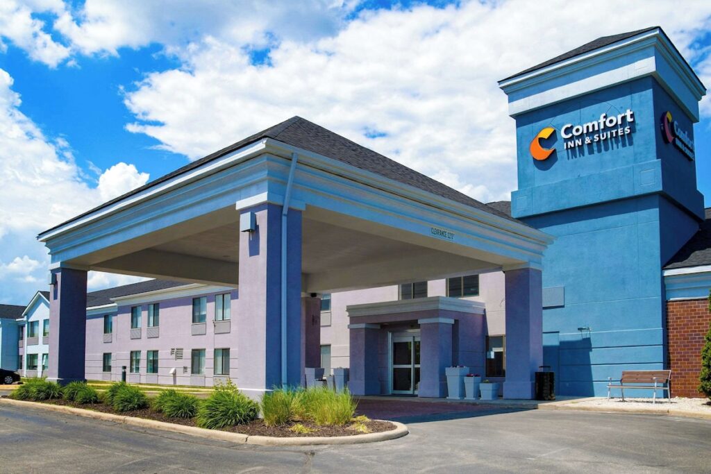 Comfort Inn & Suites NW Milwaukee
