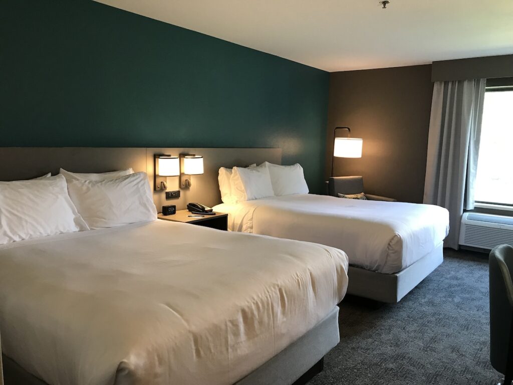 Comfort Inn & Suites NW Milwaukee - Image 3