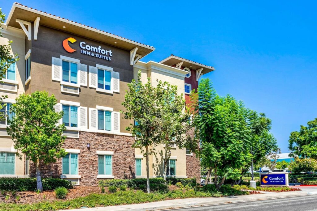 Comfort Inn & Suites Near Ontario Airport