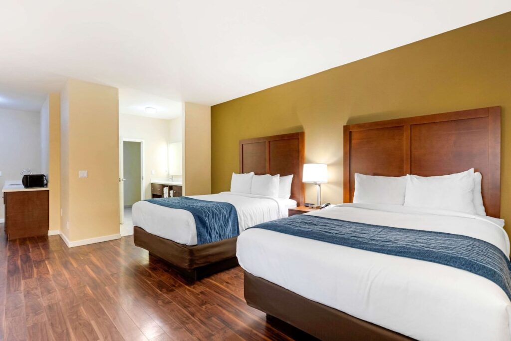 Comfort Inn & Suites Near Ontario Airport - Image 3